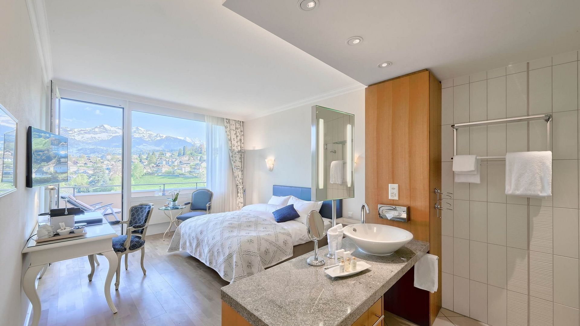 Doppelzimmer im Hotel Eden Spiez