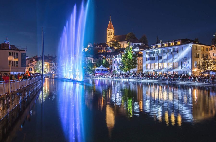 Thuner Wasserzauber mit Blick auf das Aare Quai